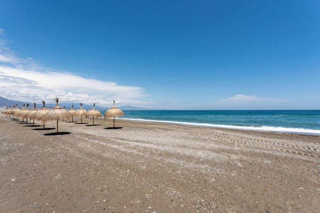 Ct 240 - Beachfront Apartment -Don Juan Манилва Экстерьер фото