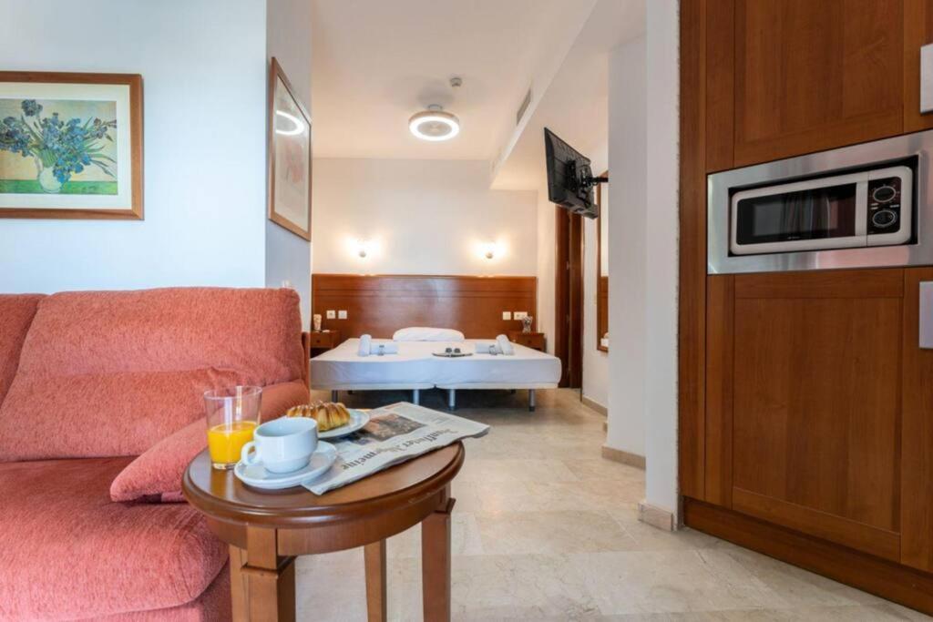 Ct 240 - Beachfront Apartment -Don Juan Манилва Экстерьер фото