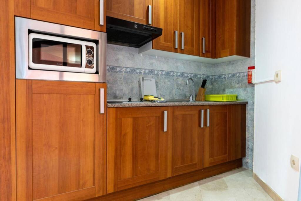 Ct 240 - Beachfront Apartment -Don Juan Манилва Экстерьер фото