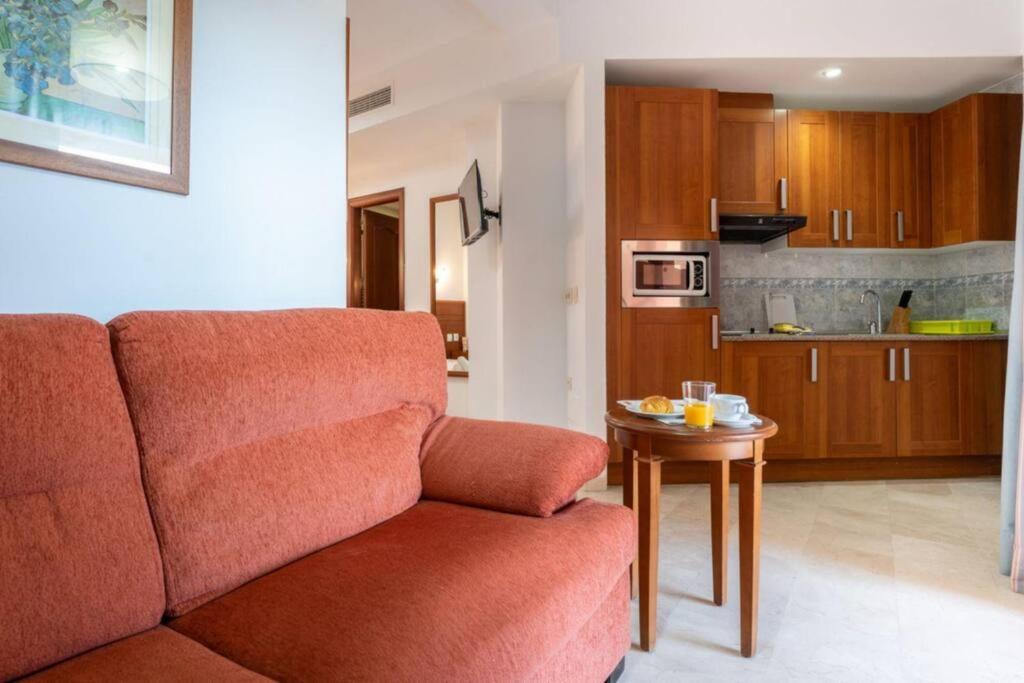 Ct 240 - Beachfront Apartment -Don Juan Манилва Экстерьер фото