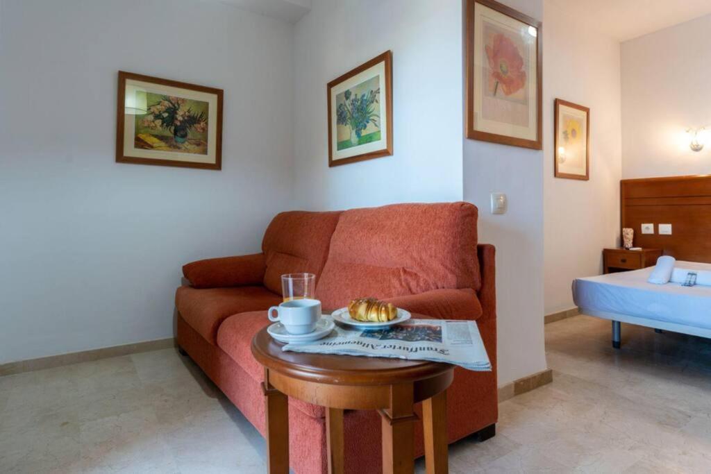 Ct 240 - Beachfront Apartment -Don Juan Манилва Экстерьер фото